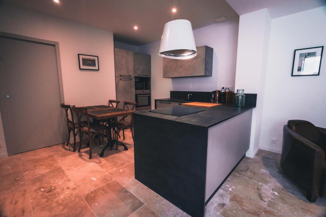 Appartement Avec Cour Privee Centre Ville Classe 4 Etoiles Remparts 1 라로셸 외부 사진